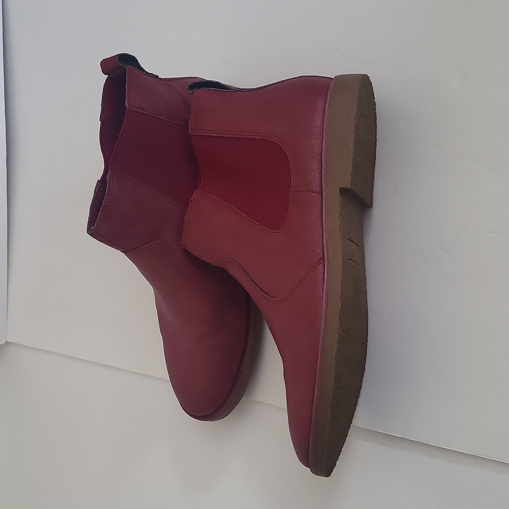 NWOT Lands' End Kids Leather Chelsea Ankle Boots in Cranberry, Size 7 - Picture 5 of 9